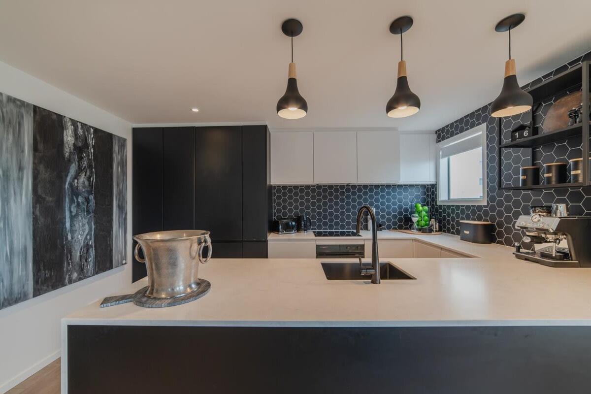 Penthouse Perfection - 2Br Elegance On Worcester St 크라이스트처치 외부 사진