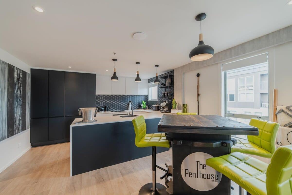 Penthouse Perfection - 2Br Elegance On Worcester St 크라이스트처치 외부 사진