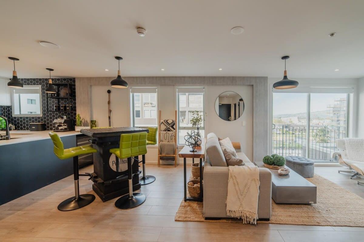 Penthouse Perfection - 2Br Elegance On Worcester St 크라이스트처치 외부 사진