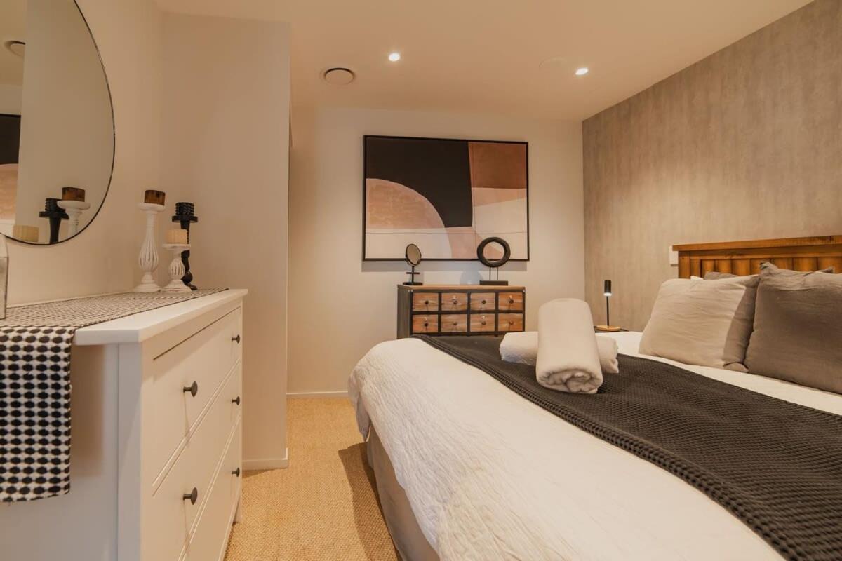 Penthouse Perfection - 2Br Elegance On Worcester St 크라이스트처치 외부 사진