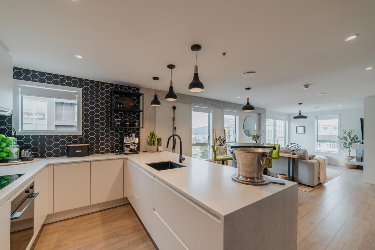 Penthouse Perfection - 2Br Elegance On Worcester St 크라이스트처치 외부 사진